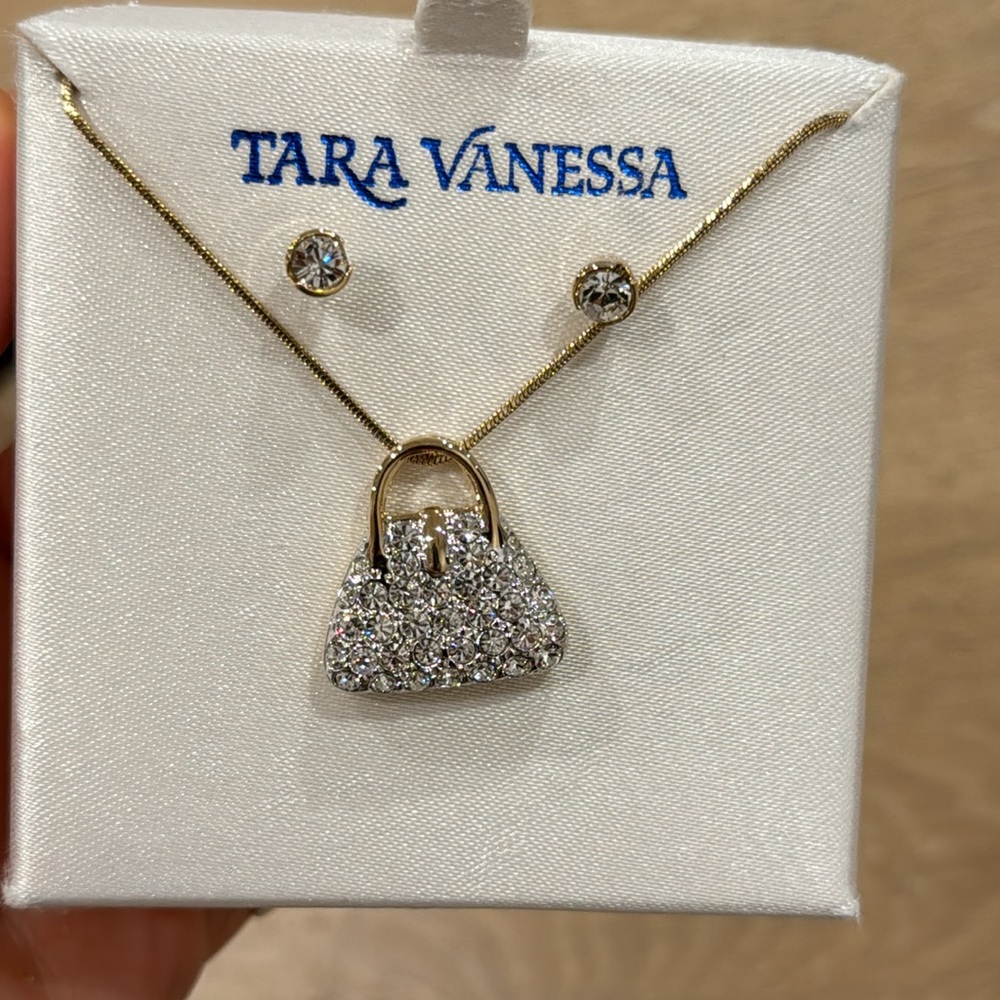 Tara Vanessa Gold Necklace with Crystal Pendant